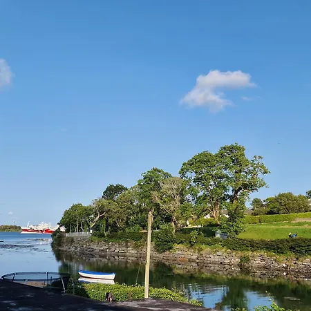 West End Waterfront Holiday home