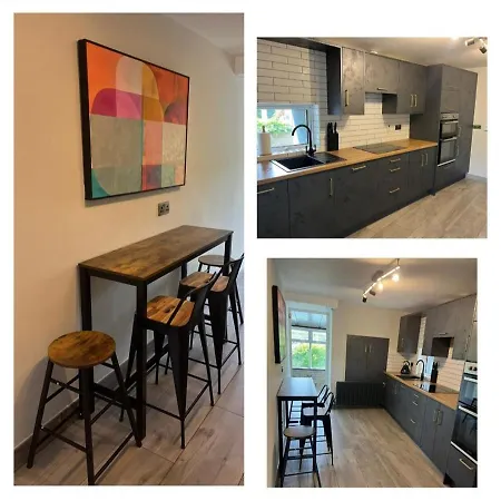 West End Waterfront بيت للعطل *